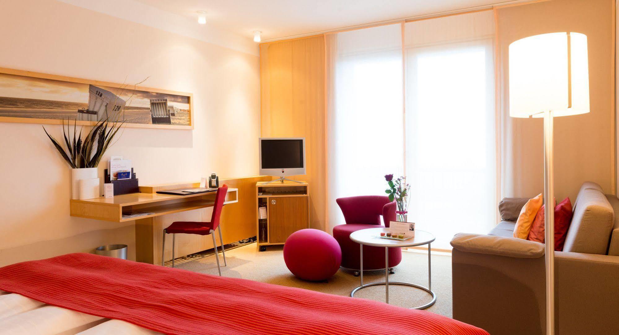 A-Rosa Travemuende Hotell Lübeck Exteriör bild A typical room at the Park Plaza Victoria
