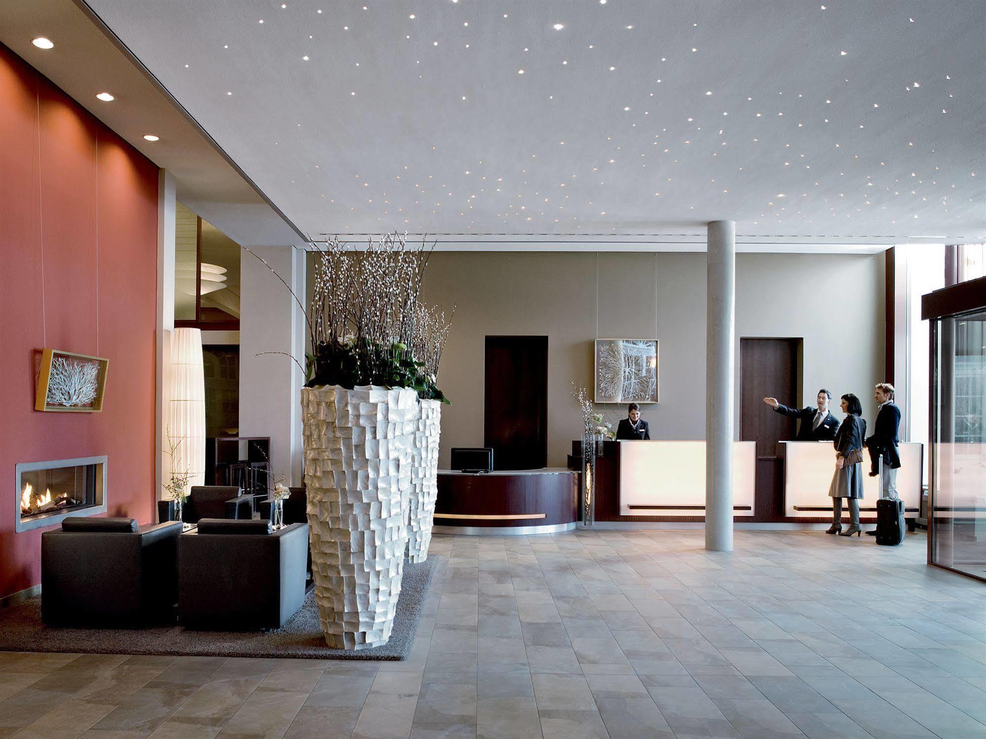 A-Rosa Travemuende Hotell Lübeck Exteriör bild The lobby of the hotel